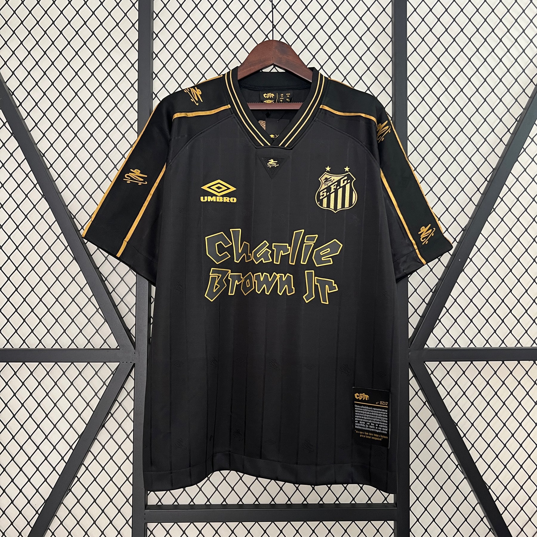 Camisa Santos - Charlie Brown Jr 2024 - Edição Especial Preta