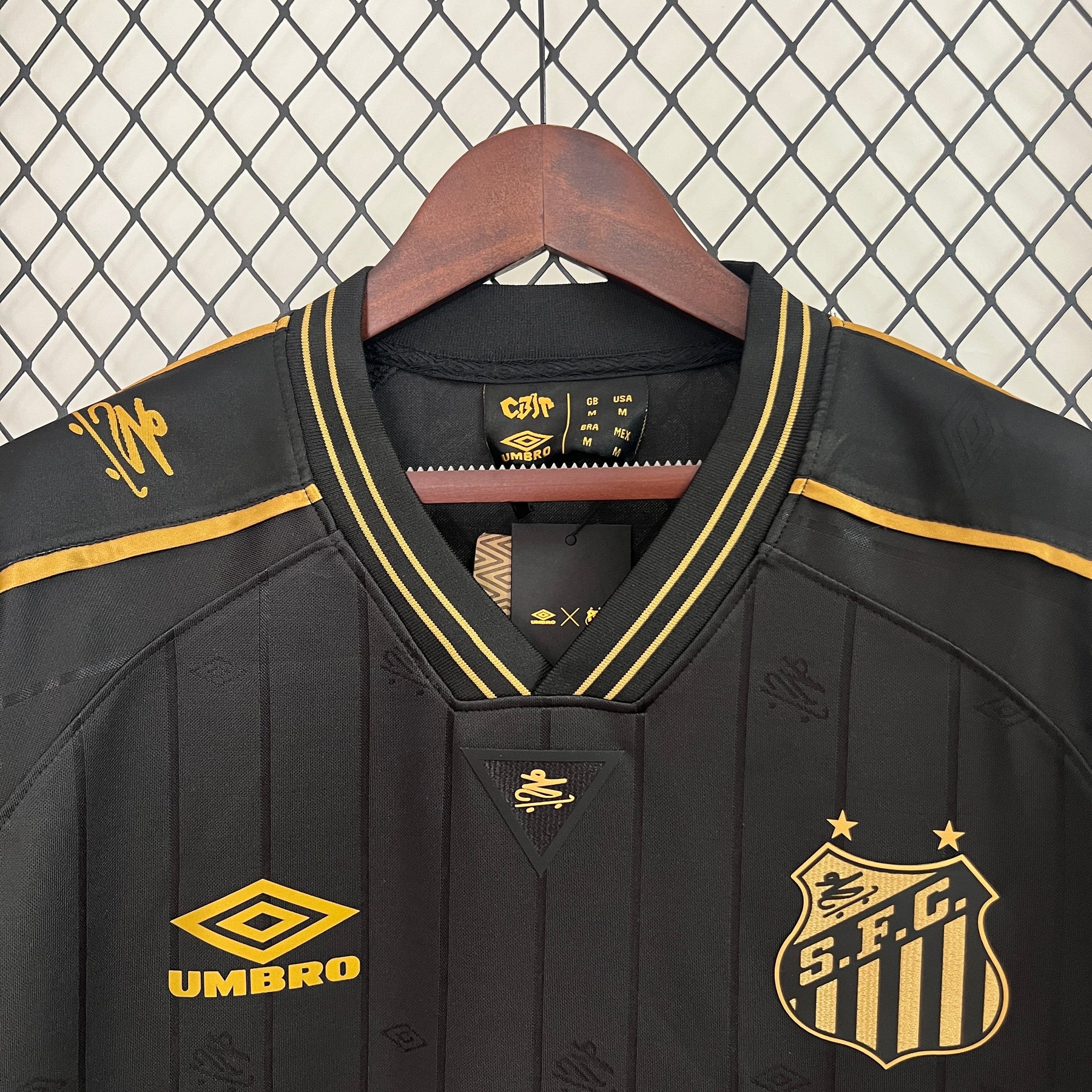 Camisa Santos - Charlie Brown Jr 2024 - Edição Especial Preta