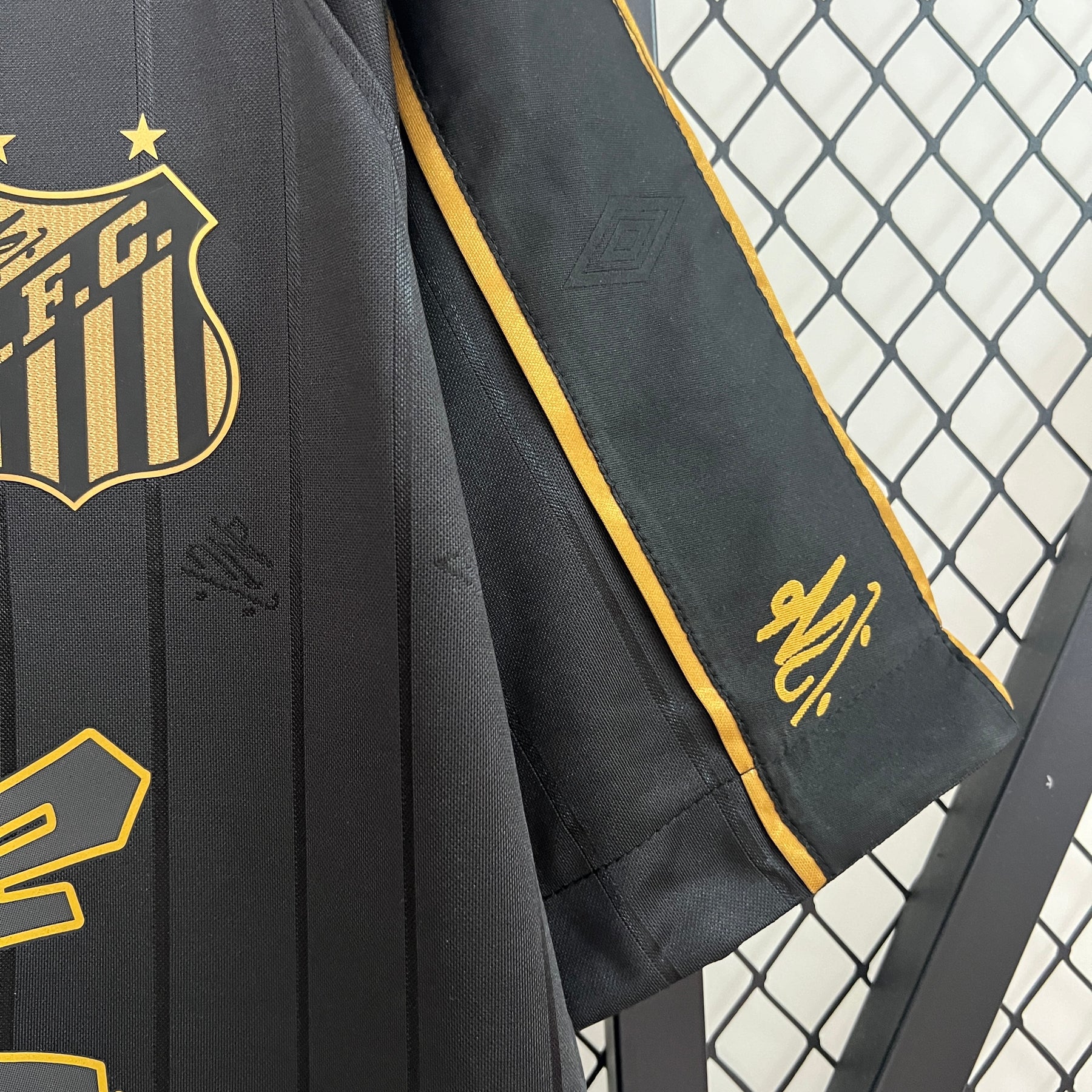 Camisa Santos - Charlie Brown Jr 2024 - Edição Especial Preta